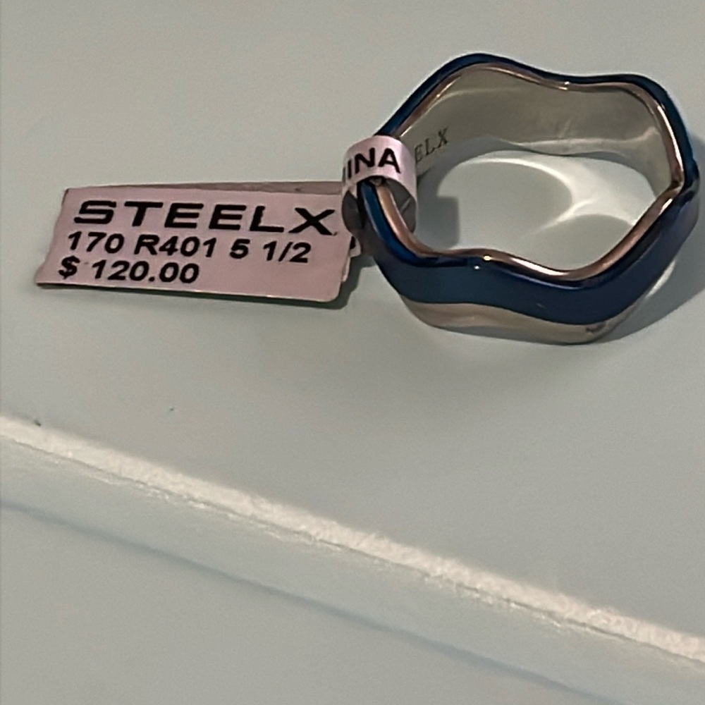 NWT Steelx Brand Unisex Ring in Sliver Color and Blue. Size 5 1/2 and 7